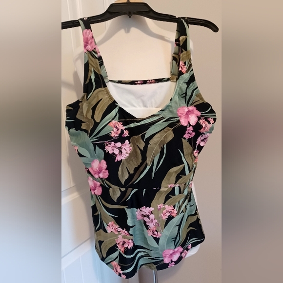 NWT TANIKI SWIMSUIT TOP SZ 18 MULTI TROPICAL COLORS - Picture 1 of 9